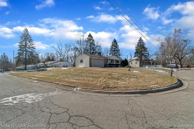 Building Photo - 1102 Davenport Dr