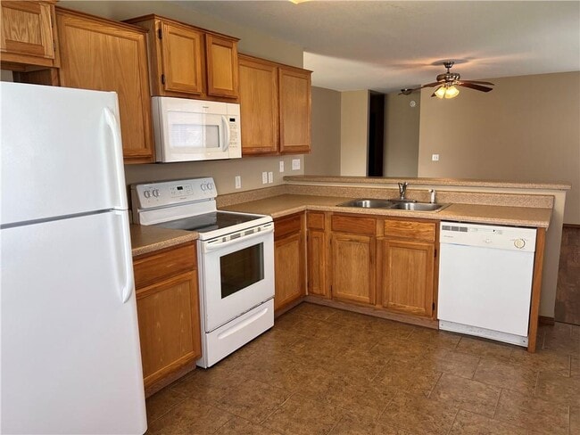 Building Photo - 140 Sage St