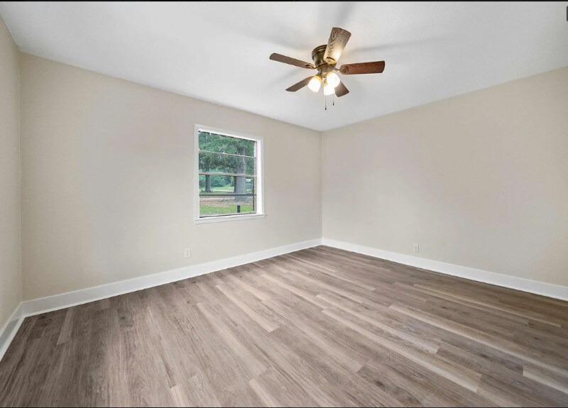 Building Photo - 246 4th Ave