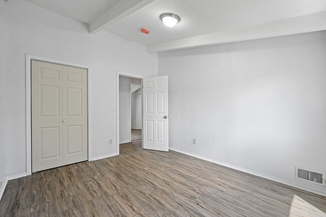 Building Photo - Single Family Home