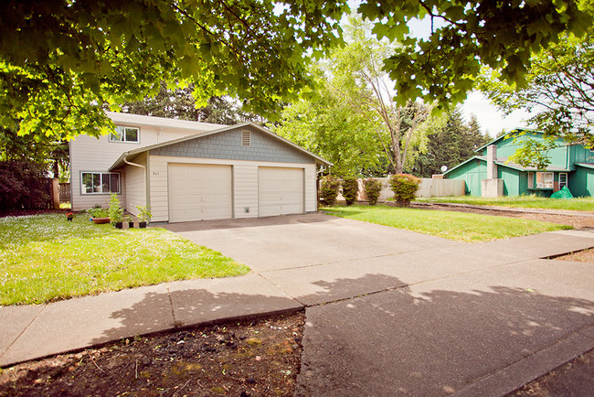 Primary Photo - Granada Park Duplexes