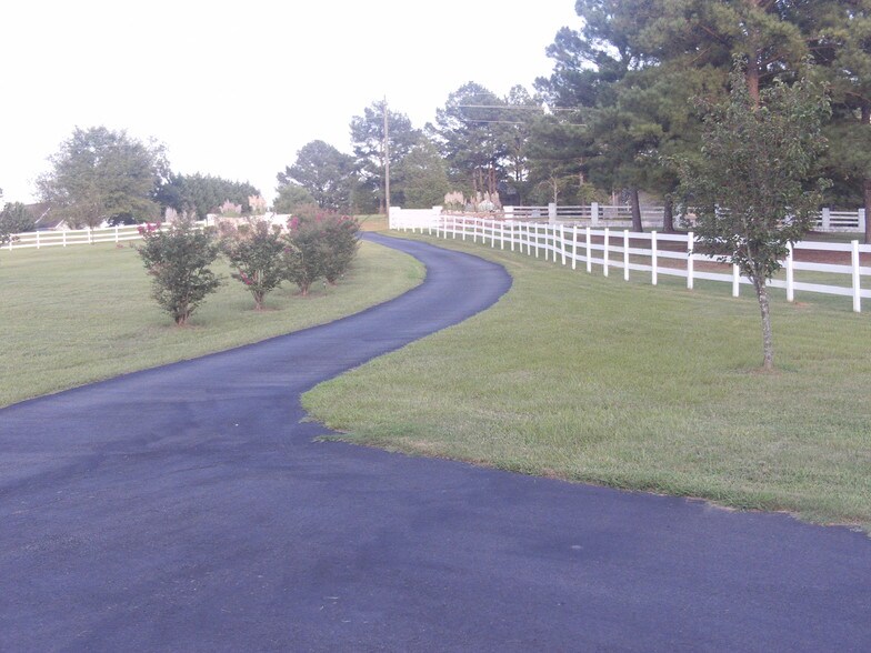 Property Driveway - 2015 Woodlawn Rd