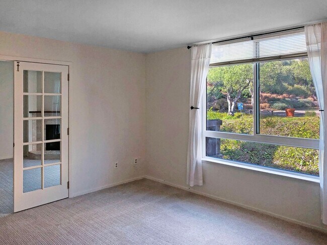 Building Photo - 532 Seaver Dr