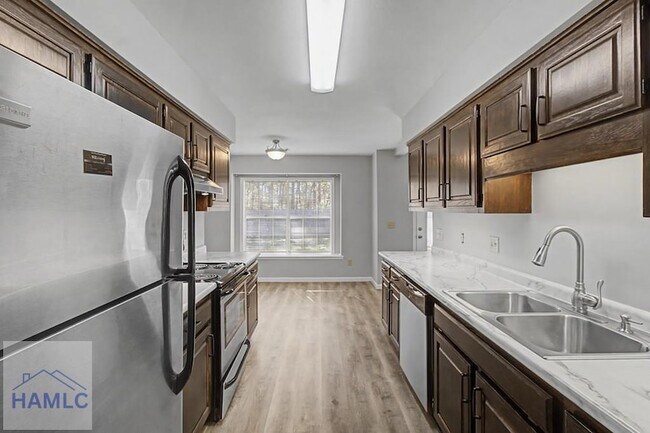 Building Photo - 412 Arlington Dr