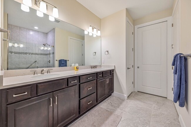 Building Photo - **Coach Home w/ Private Pool in Esplanade Lake Club **