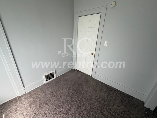Building Photo - 504-2 Franklin-