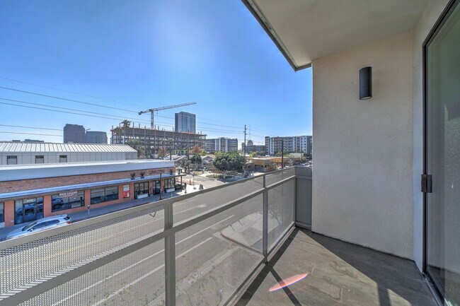 Building Photo - 504 E Roosevelt St