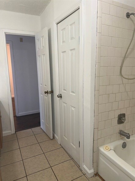 Building Photo - 11008 Misty Summit Dr