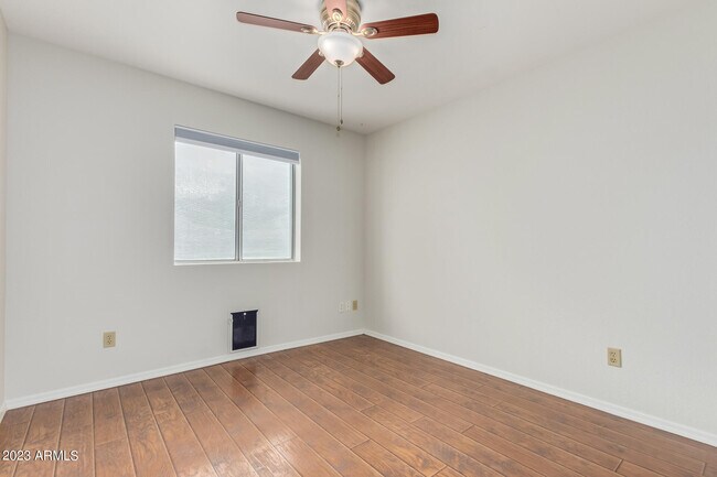 Building Photo - 8844 W Cavalier Dr