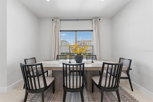 Building Photo - 14031 Crimson Ave