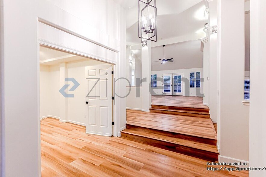 Building Photo - 1712 Carnegie Way