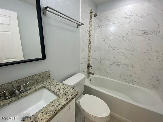 Building Photo - 255 SW 4th St