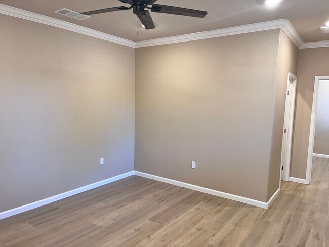 Building Photo - Charming 1 Bed / 1 Bath Home in the Heart of Martinez