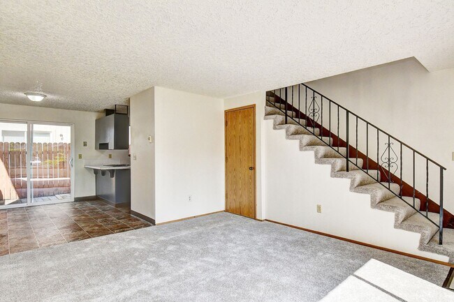 Building Photo - 2415 E 30th St