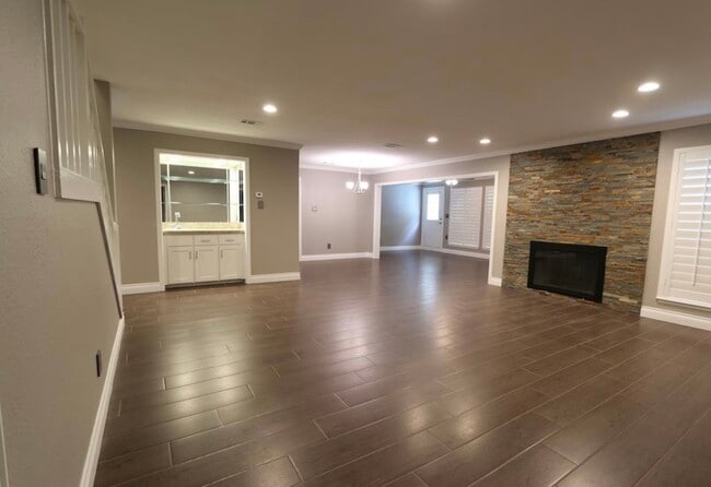 Building Photo - 2842 River Birch Dr