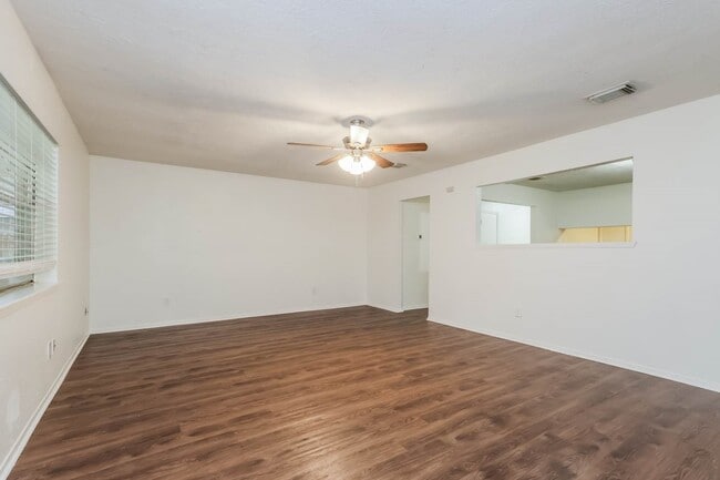 Building Photo - 3322 Dawnwood Dr