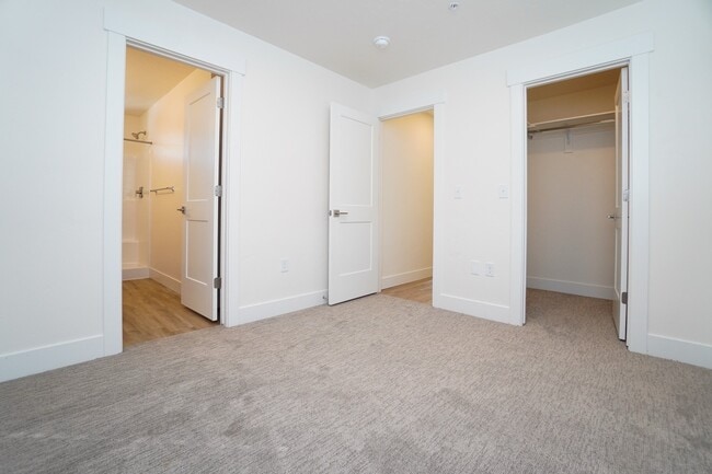 Building Photo - 4613 Iota St