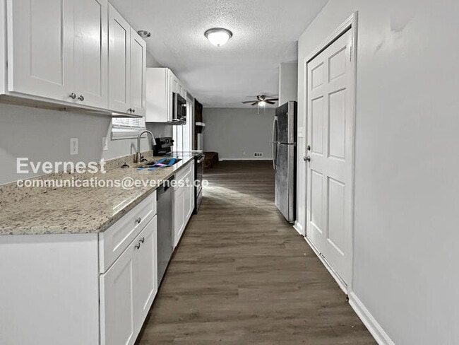 Building Photo - 4365 Stonewall Tell Rd