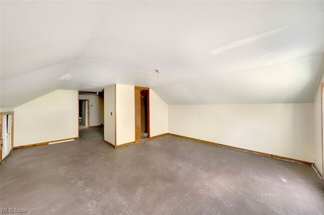 Building Photo - 7507 Batavia Ave