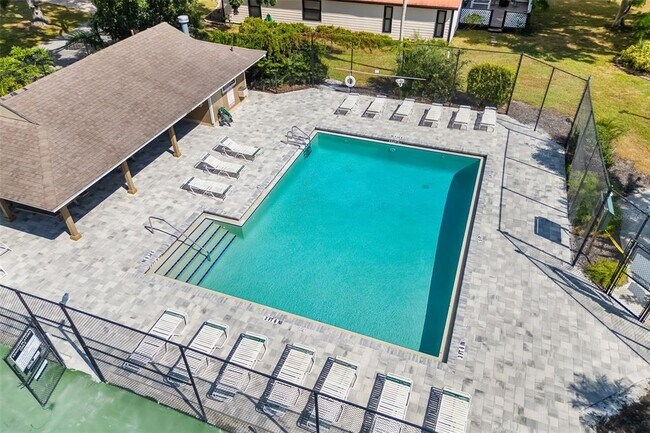 Building Photo - 4814 Country Oaks Blvd