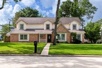 Building Photo - 14115 River Forest Dr