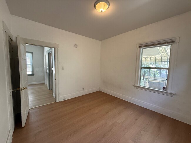Building Photo - Lake Merrit Rental