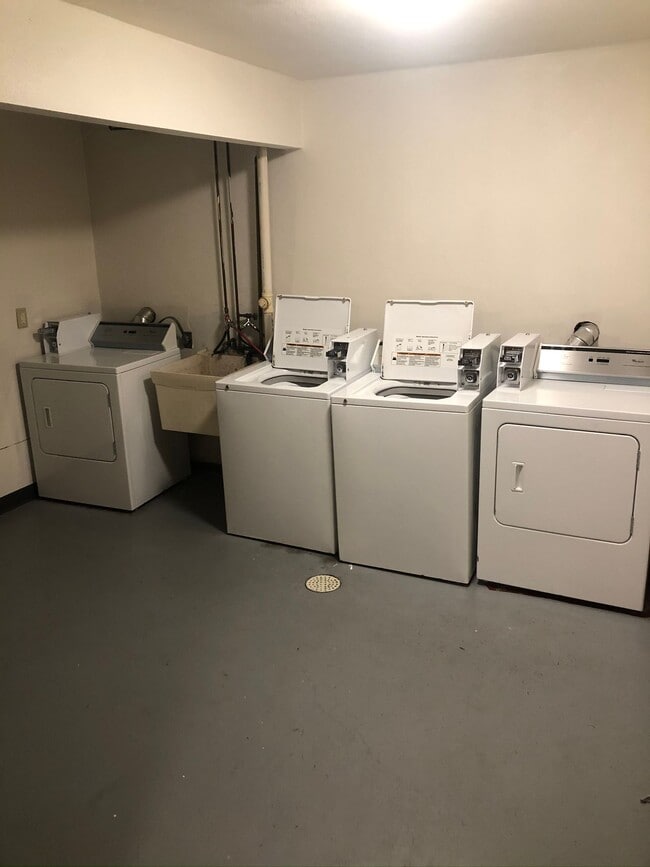 Building Photo - 2816 Rudeen Close