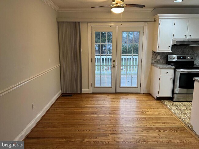 Building Photo - 810 Wisteria Dr