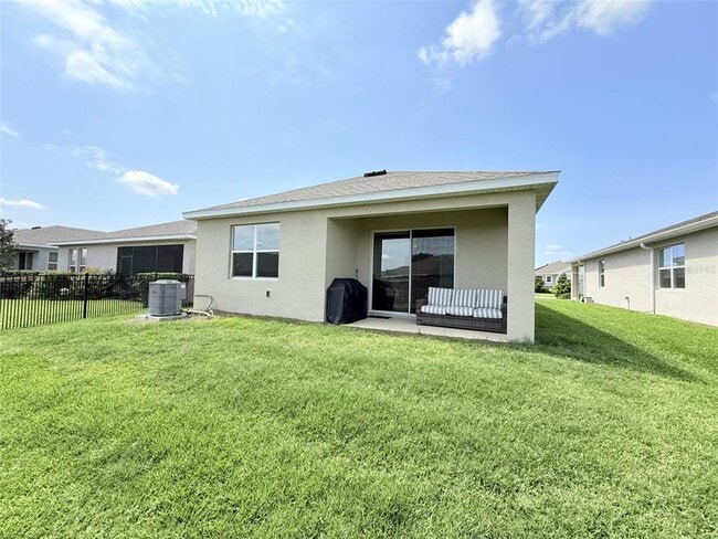 Building Photo - 5553 NW 40th Loop