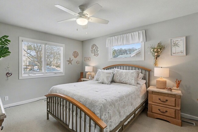 Building Photo - 2 BED 2 BATH CONDO NEAR BEACH