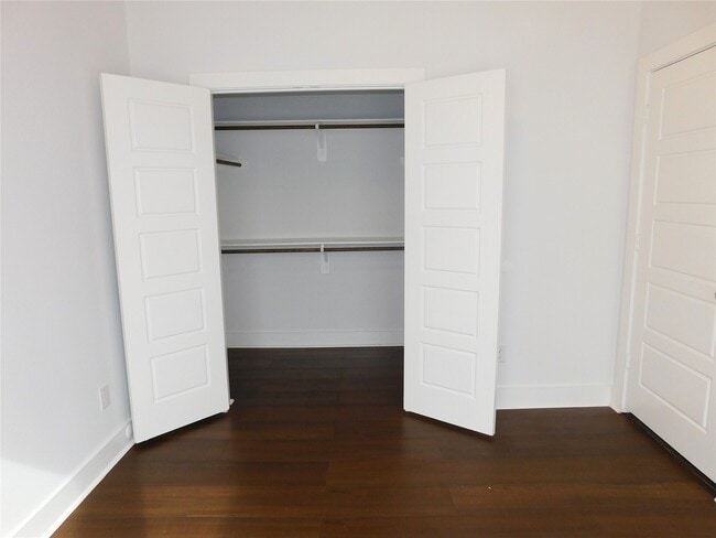 Building Photo - 7002 S Hall St