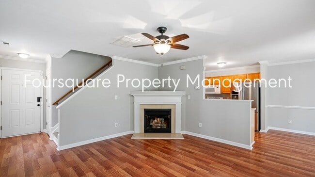 Building Photo - End Unit Townhome | Sunroom| Community Poo...