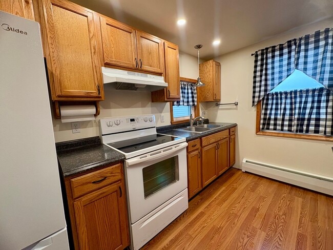 Building Photo - 3 Bedroom Rancher in Lebanon!