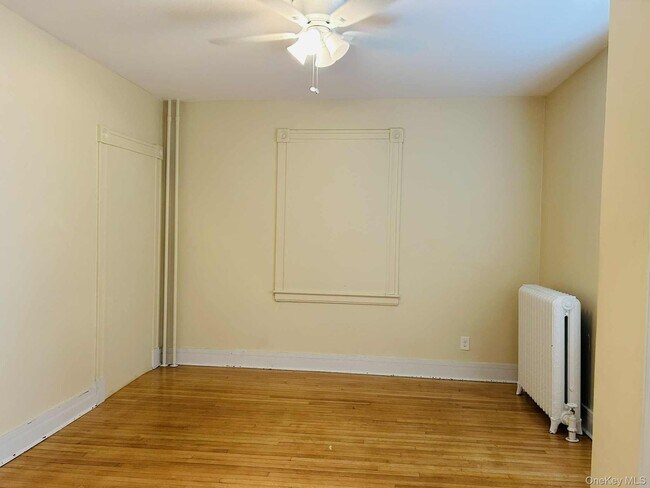 Building Photo - 22 Cozzens Ave