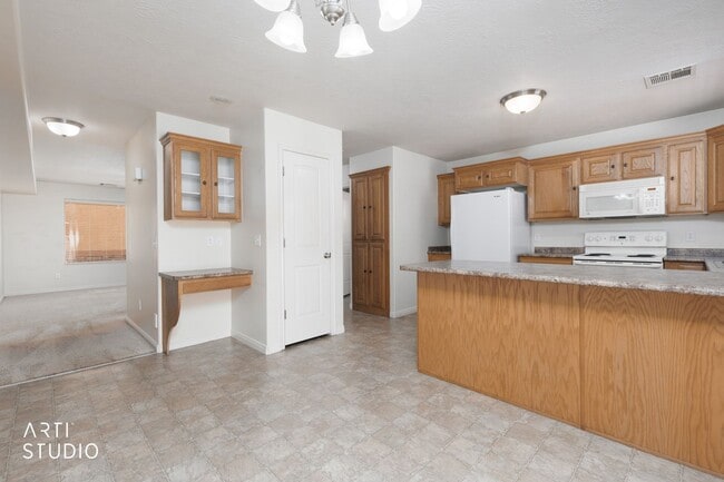 Building Photo - Sky Hawk Townhome