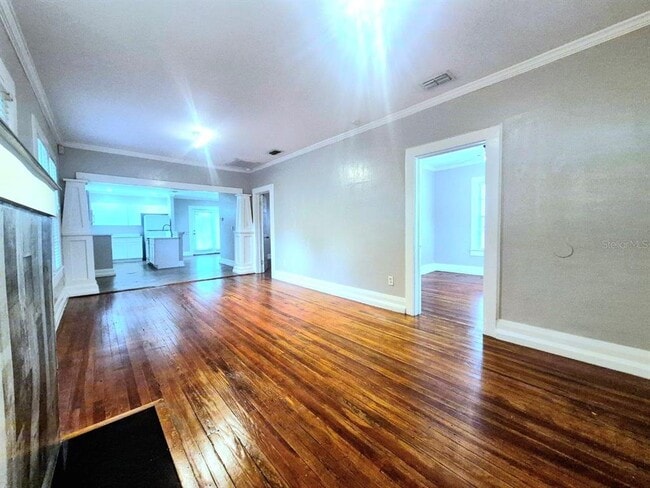 Building Photo - 314 E Park Ave