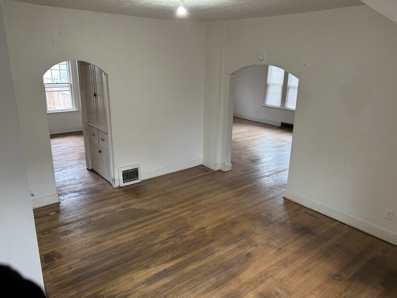 Building Photo - 227 6th St