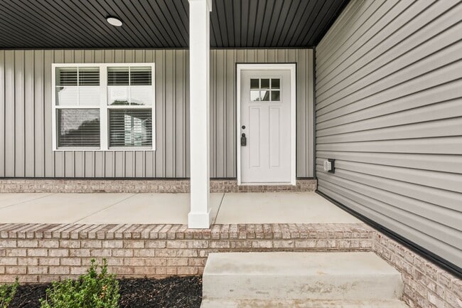 Building Photo - 178 Brenda Dr