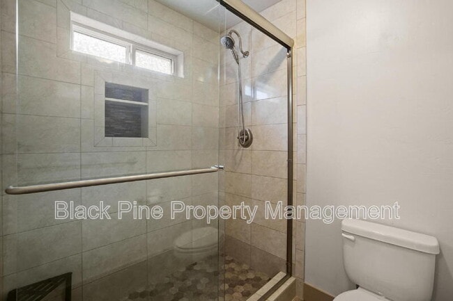 Building Photo - 909 N 31st St