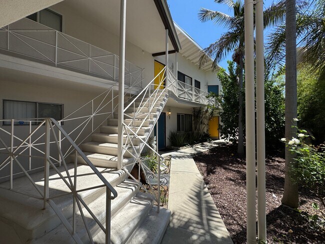 Building Photo - 4418 Vantage Ave