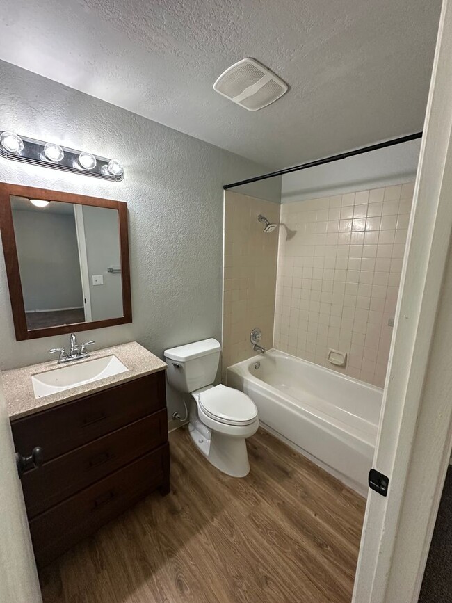 Building Photo - Ready first of June / 3 bedroom 2 bathroom...