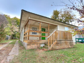 Building Photo - 137 S Draper Ave