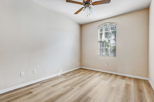 Building Photo - 12866 Carrington Cir