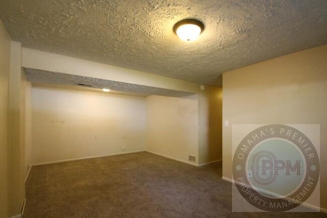 Building Photo - 8803 S 143rd St