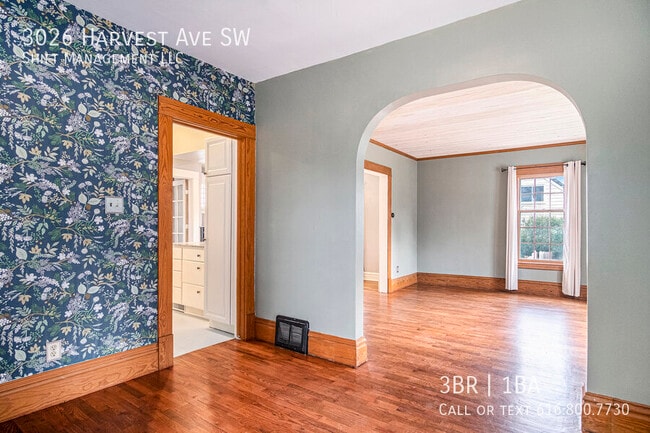 Building Photo - 3026 Harvest Ave SW