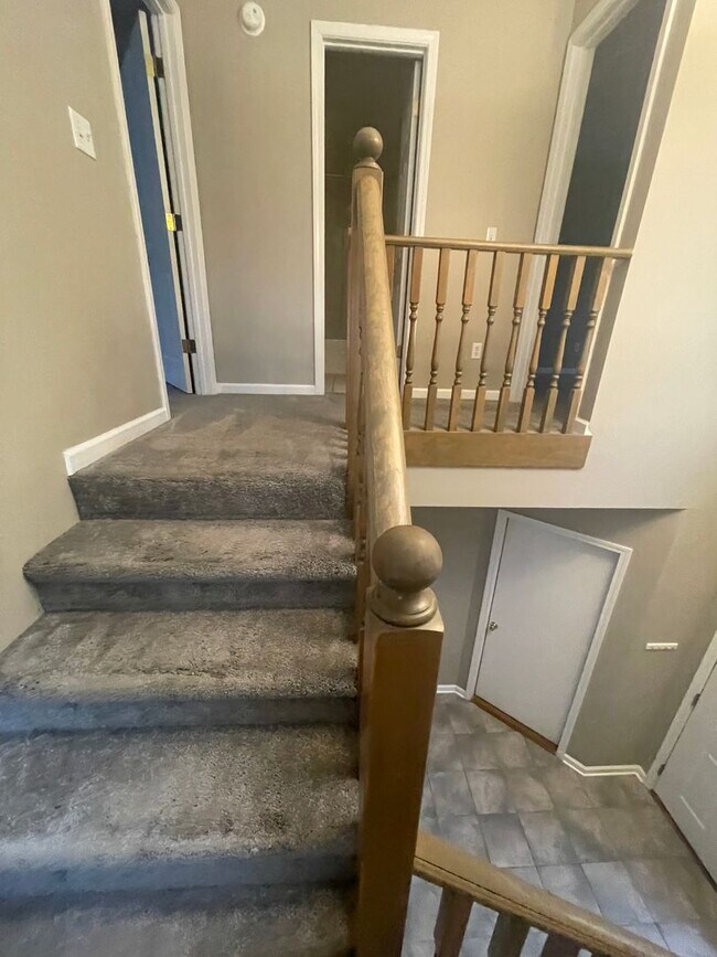 Building Photo - 212 Foxchase Ln