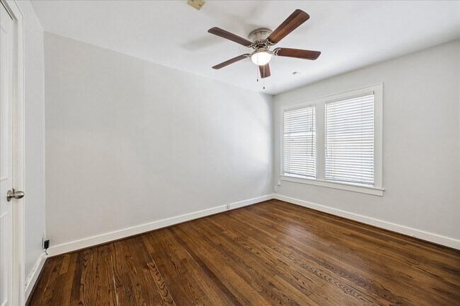 Building Photo - 6417 Westchester St
