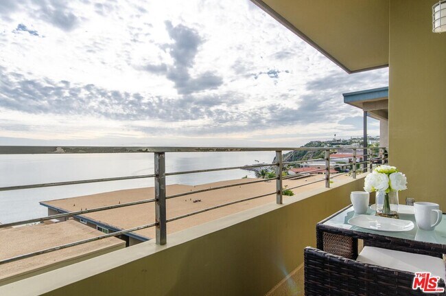 Building Photo - 18065 Coastline Dr