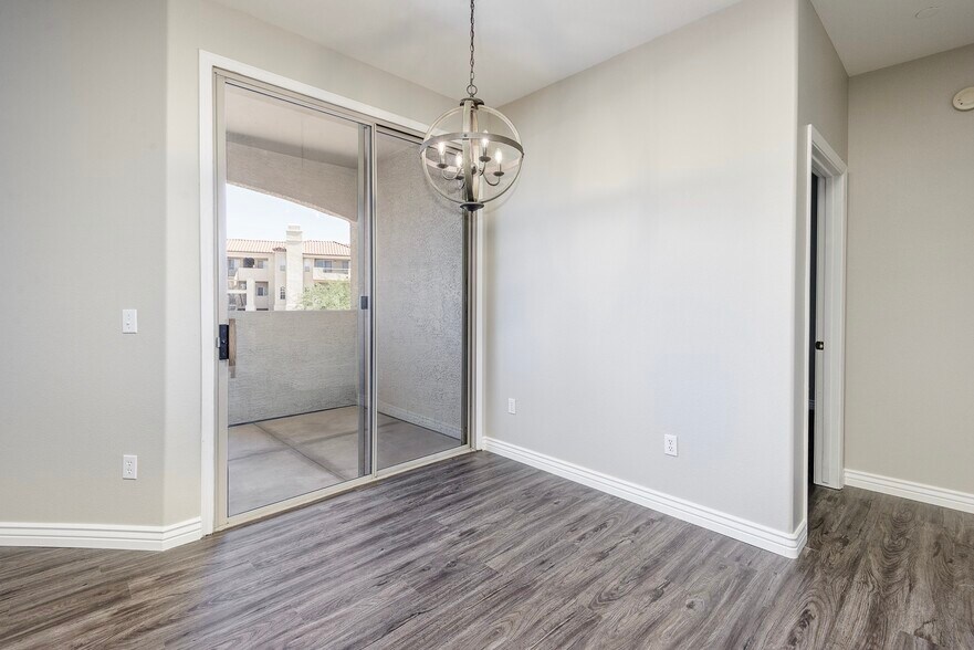 Building Photo - 9550 E Thunderbird Rd