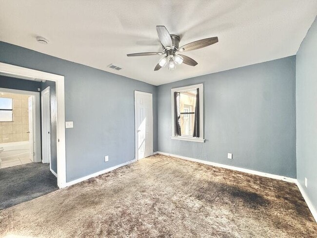 Building Photo - 1828 20th Ave S